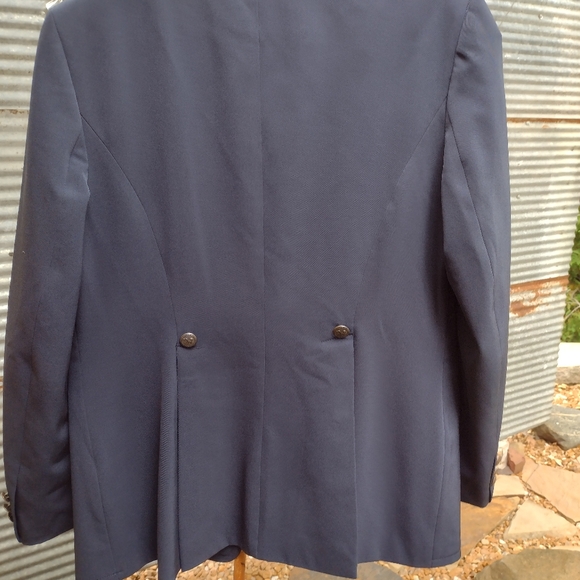 Isabell Werth gabardine 4 button dressage or hunt coat, tailored, shoulder pads - Picture 9 of 13